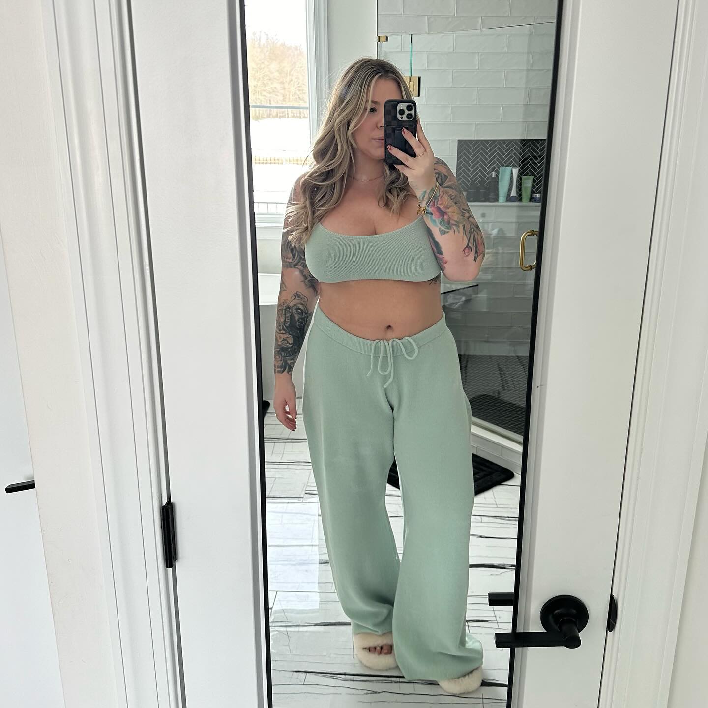 Teen Mom Kailyn Lowry Shows Off Her Post Baby Body In A Cozy Bra And Matching Pants Months After