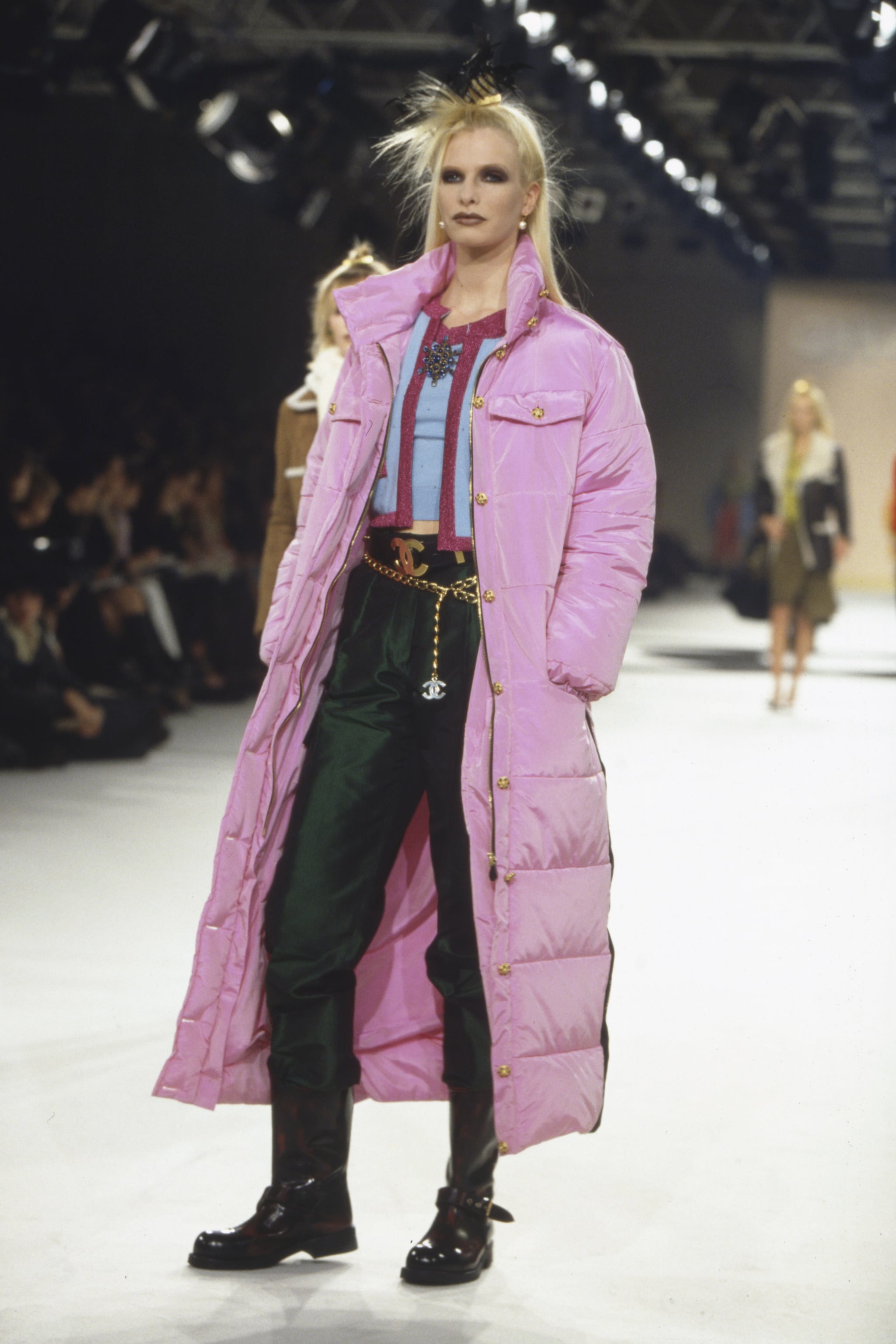 Christina Kruse au défilé Prêt-à-Porter Chanel, collection Automne/Hiver 96/97 à Paris en mars 1996, France. (Photo by Pool ARNAL/PICOT/Gamma-Rapho via Getty Images)