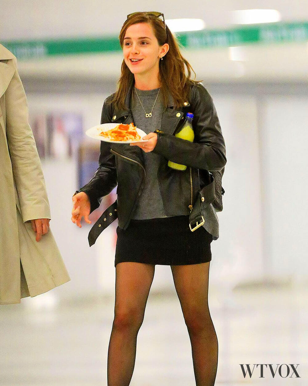 Emma Watson Eating Pizza