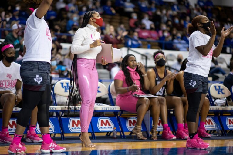 Basketball Coach Sydney Carter Perfectly Shut Down Criticism Over Her ...