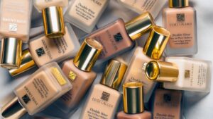 Estée Lauder Raises Annual Forecasts on Recovering Cosmetics Demand