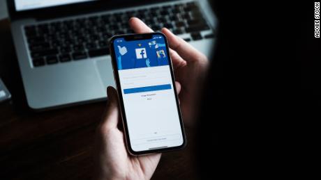 Russia moves to &#39;partially restrict&#39; Facebook access over censorship allegations