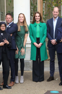 Prince William, Duke of Cambridge and Catherine, Duchess of Cambridge pose with explorer, naturalist and presenter Steve Backshall MBE (2nd L) and Olympian Helen Glover (3rd L) as they visit Kew Gardens to take part in a Generation Earthshot event with children from The Heathlands School, Hounslow on October 13, 2021 in London, England. (Photo: Ian Vogler-WPA Pool/Getty Images)