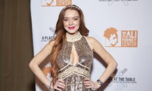 Lindsay Lohan signs a multiple film deal with Netflix