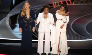 Amy Schumer, Wanda Sykes and Regina Hall at the start of the show.