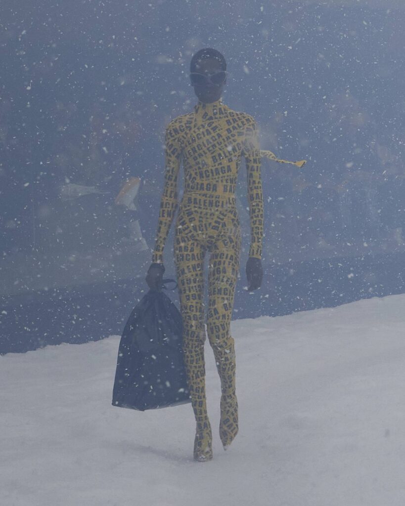 Balenciaga Autumn/Winter 2022 look 27.