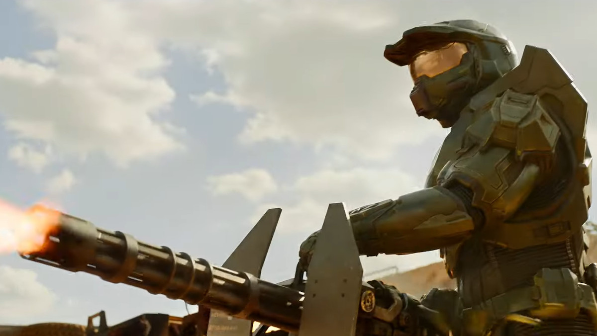 Master Chief fires a weapon in the Halo TV series