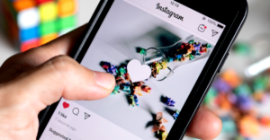 Internet Cheers As Instagrams Chronological Feed Finally Returns