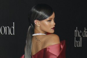 Rihanna’s Lingerie Company Weighs IPO at $3 Billion Valuation