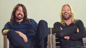 Dave Grohl and Taylor Hawkins of the Foo Fighters laughing