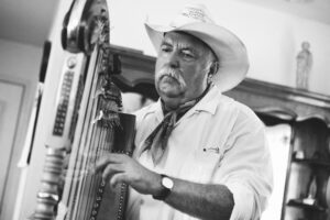 Francisco González, Los Lobos founding member, dies at 68