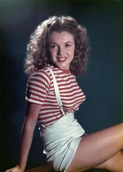 Marilyn Monroe posing for a portrait in 1947