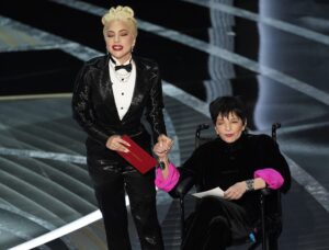 Liza Minnelli allegedly forced to use wheelchair at Oscars