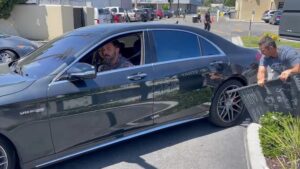 Ben Affleck Runs Over Starbucks Sign with Jen in Car, Photogs to the Rescue