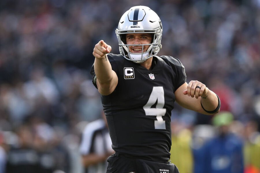 Derek Carr Just Signed An Extension Worth More Than $40 Million Per Season