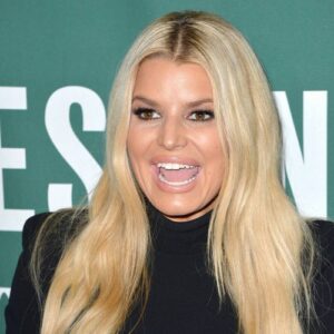 Jessica Simpson has 'no working credit card' after pouring money into her business - Music News