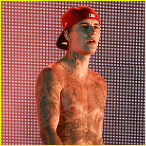 Justin Bieber Makes a Shirtless Surprise Appearance During Daniel Caesar's Coachella 2022 Performance