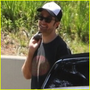 Robert Pattinson Spends His Saturday Afternoon with Friends in L.A.