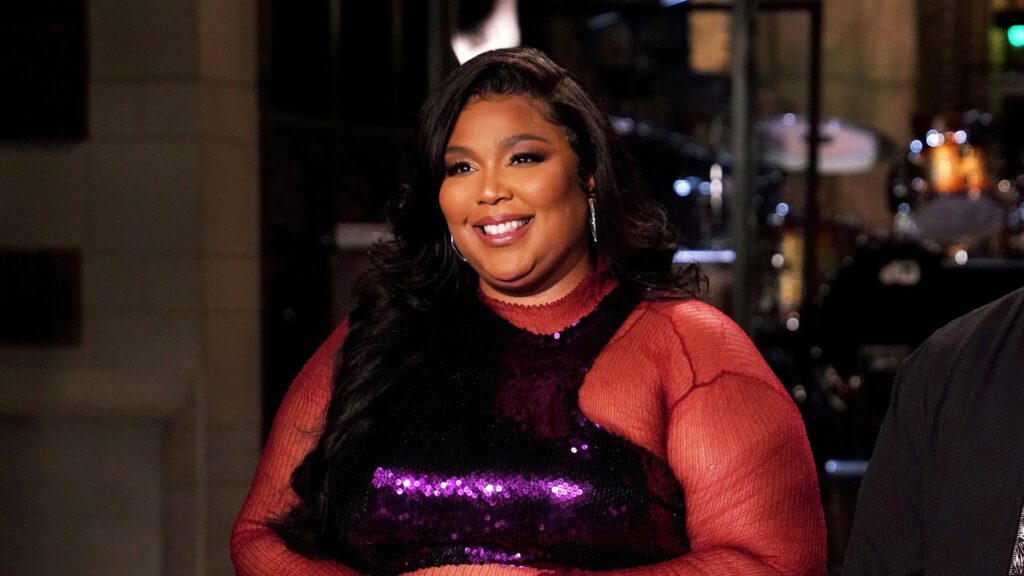 Watch Lizzo Address Internet Rumors, Jokes About Chris Evans on ‘SNL’