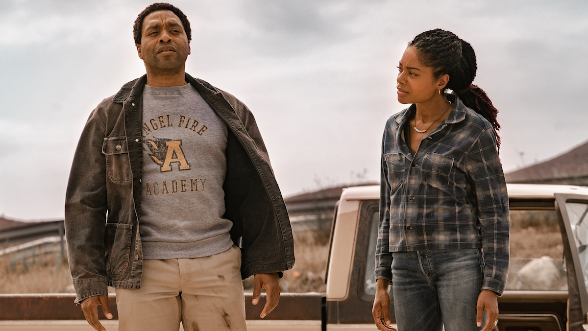 Chiwetel Ejiofor as Faraday and Naomie Harris as Justin Falls in The Man Who Fell to Earth on Showtime.