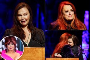 Naomi Judd’s daughters — Wynonna and Ashley — fought through the tears to honor their late mom at Sunday’s Country Music Hall of Fame induction.