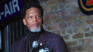 D.L. Hughley Responds to Mo’Nique Blasting Him Over Contract Dispute Claim
