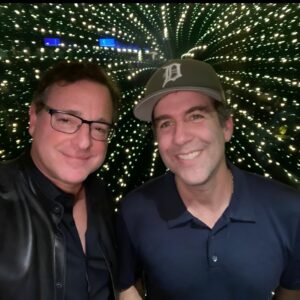 Bob Saget's opening act pays tribute to his comedy hero with a little help from Netflix