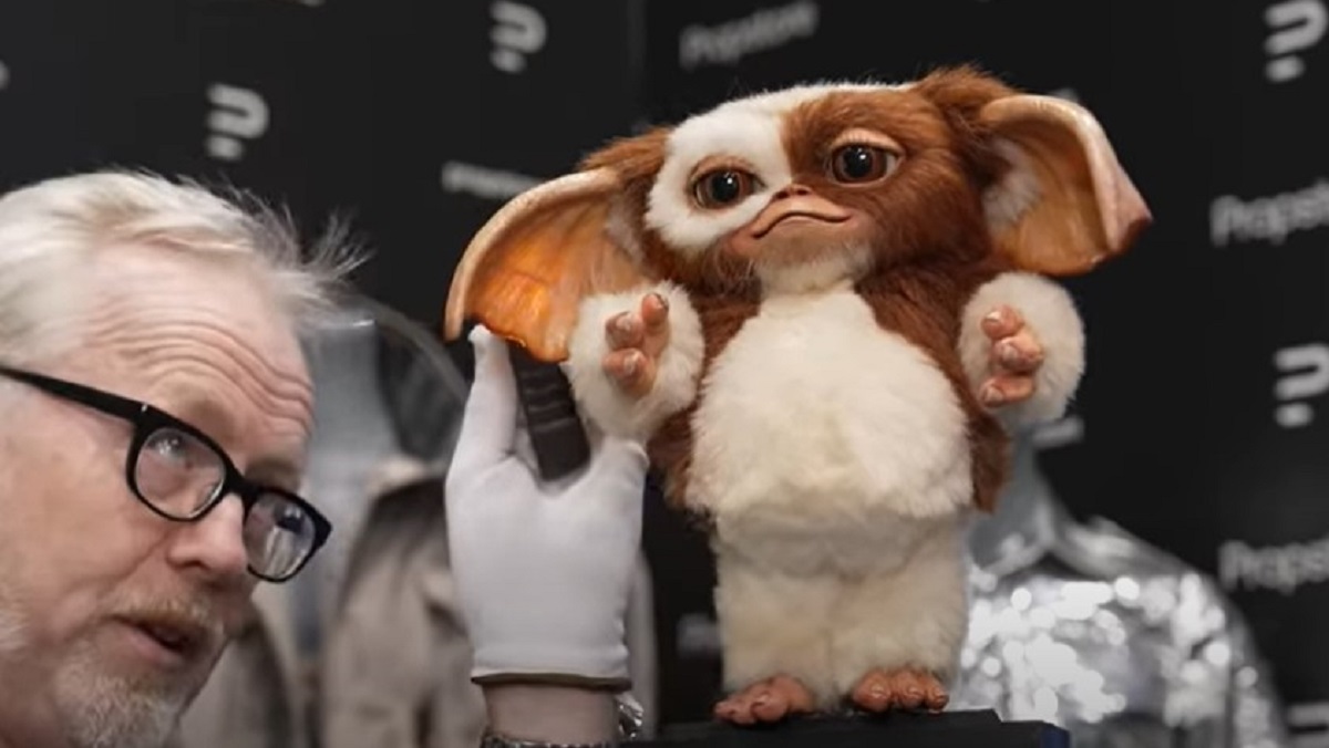 Adam Savage examines the Gizmo puppet from Gremlins 2: The New Batch.