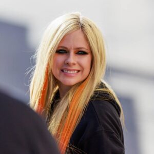 Avril Lavigne wants to release a cookbook - Music News
