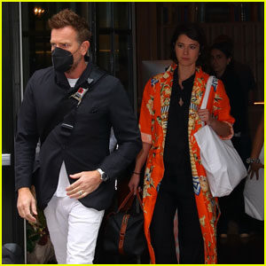 Ewan McGregor & Wife Mary Elizabeth Winstead Greet Fans While Leaving NYC Hotel