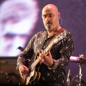 Paul 'Bonehead' Arthurs completes cancer treatment - Music News