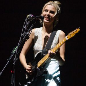 Wolf Alice land bank in London hours before Glasto set after US travel chaos - Music News