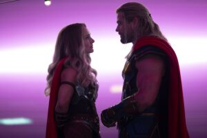 Hemsworth didn't eat meat before kissing Portman in 'Thor'
