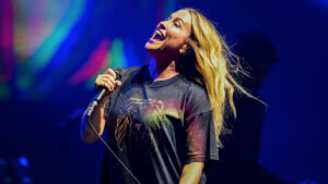 Alanis Morissette Brings Jagged Little Pill to Montreal: Review & Setlist