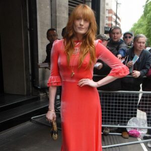 Florence Welch receives an honorary fellowship from her old university - Music News