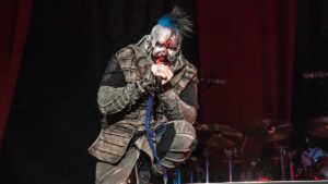 Mudvayne Singer Chad Gray Falls Off Stage as He Sings "Not Falling": Watch