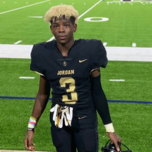 Texas WR Recruit Goes Viral For Shaking DB To His Core With Wild Move