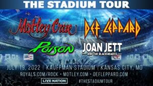 Watch MÖTLEY CRÜE Perform In Kansas City During 'The Stadium Tour'