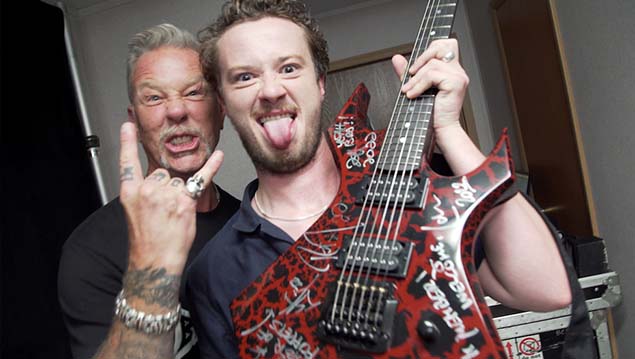 Stranger Things’ Joseph Quinn Jams With Metallica On ‘Master Of Puppets’ - News