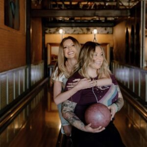 Kailyn Lowry dropped another pregnancy clue  by hiding her stomach behind a bowling ball