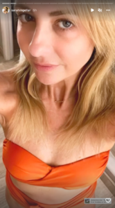 Sarah Michelle Gellar in Bathing Suit Shares Rare Selfie — Celebwell