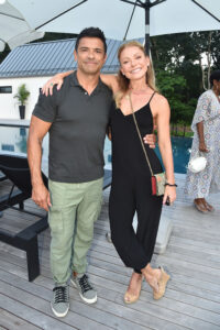 Kelly Ripa sent fans wild after posting a sexy snap of husband Mark Consuelos