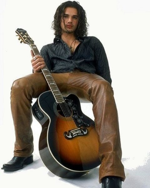 Steven Strait Guitar