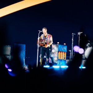 Coldplay and Natalie Imbruglia duet on Summer Nights in memory of Olivia Newton-John - Music News