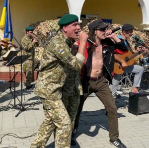 Gogol Bordello Perform Unannounced Concert for Ukrainian Soldiers