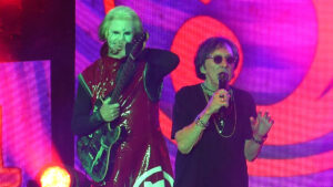 KISS Legend Peter Criss Sings John 5 "Happy Birthday" at Rob Zombie Show