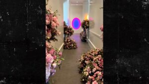 Kylie Jenner Gets Flower Shop Full of Roses From Travis Scott for Birthday