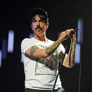 Red Hot Chili Peppers to receive Global Icon Award at MTV Video Music Awards - Music News
