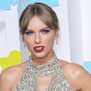 Taylor Swift announces new album during MTV VMAs Video of the Year acceptance speech - Music News