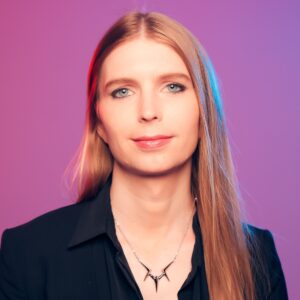 Watch Notorious Whistleblower Chelsea Manning DJ at a Brooklyn Rave - EDM.com